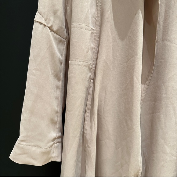 Aritzia Babaton Quincy Flowy Trench Coat, Taupe, XS - Picture 13 of 15